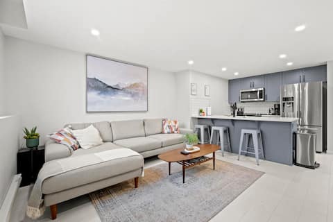 Successful Airbnb property: King Bed | Mtn Escape w/ Free Parking 1hr to Banff in Haskayne