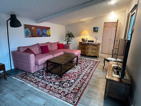 Annonce Airbnb populaire: Spacious 2P authentic, quiet, perfect location! à Neudorf Musau