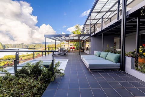 Fabulous cabin with jacuzzi and lake view