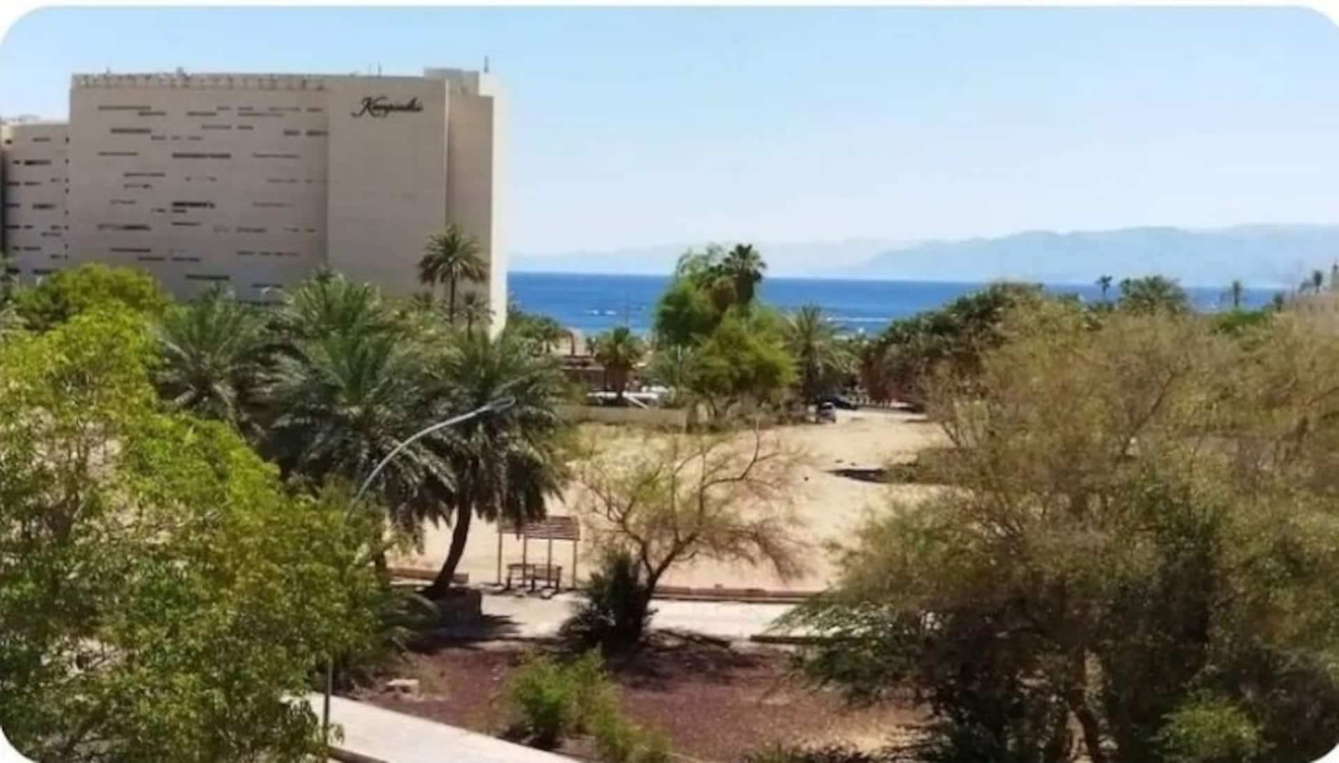 Lovely Two Bedroom apartment, Aqaba Best Location.