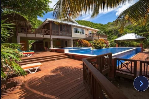 Secluded 4 BR Beachfront Luxury Villa