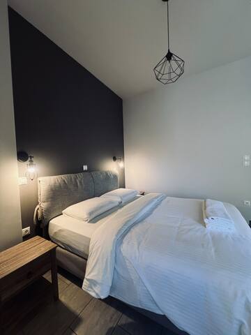 Penthouse with Terrace-ThemelioSuites gallery image 4