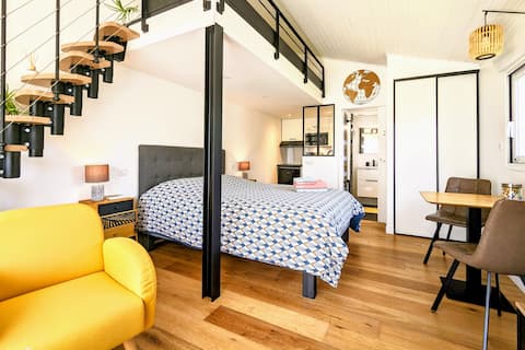 Quiet Independent Studio with Private Parking