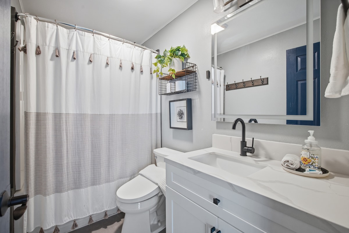 Full bathroom 1 (1)