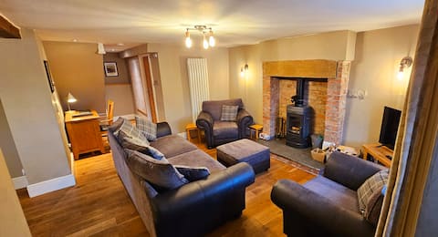 Cosy Luxury Yorkshire Dales Cottage, sleeps 8