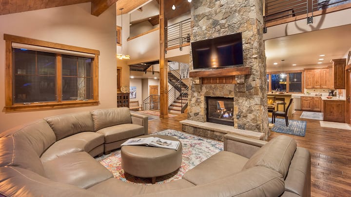 Hot Tub + Close To Skiing - Chalet Fuego - Steamboat Springs, CO