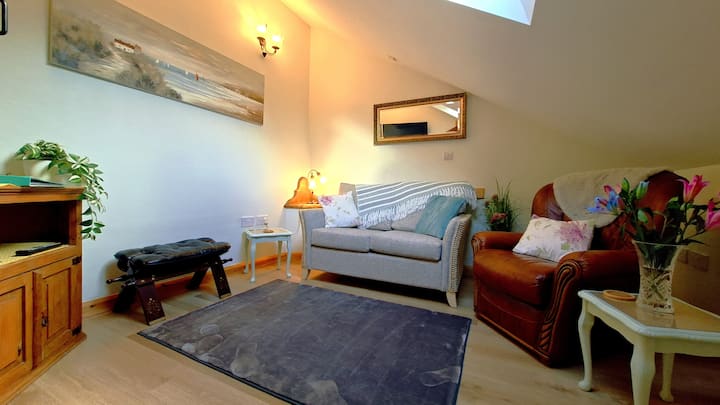 Wesley House Holidays -'Quirky Too' In 4 Acres - Redruth