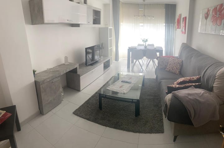Apartamento Con 3 Habitaciones, Cerca Del Mar - Ares