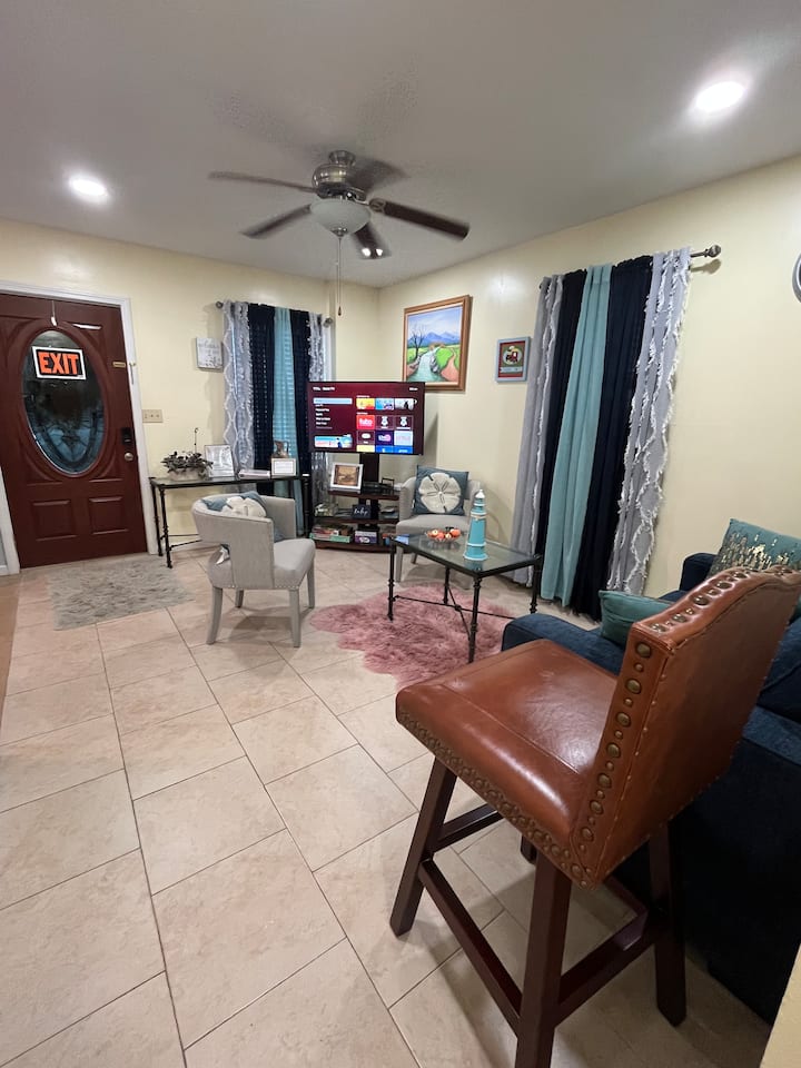 2 Bedroom Apartment Minutes Away From Everything - Grafton, MA