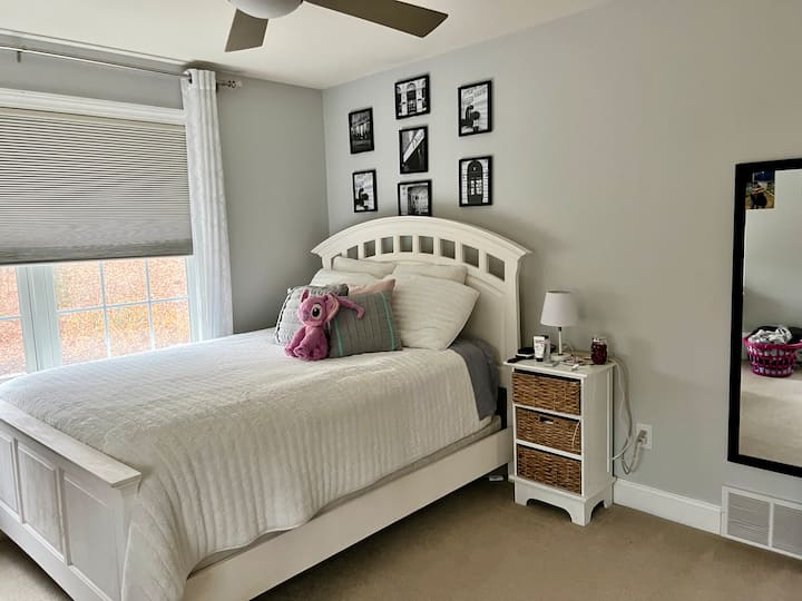 Arriba, dormitorio 1