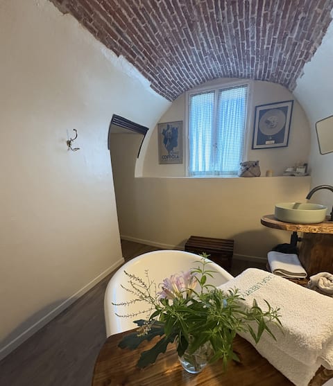 press / studio with garden! Air conditioning & heating