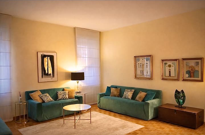 Serendipity - 3 Bedroom, 2 Bath, Duomo - 15’ Metro - Mailand