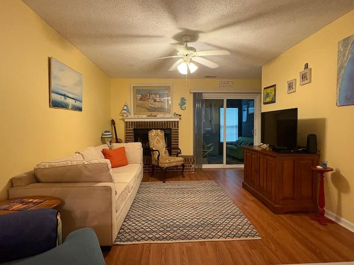 Cozy Little Condo - Litchfield Beach, SC