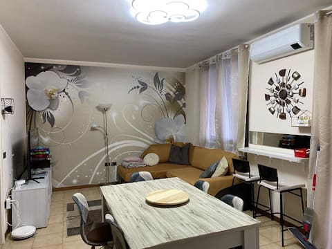 Lake Maggiore Monvalle apartment with pool