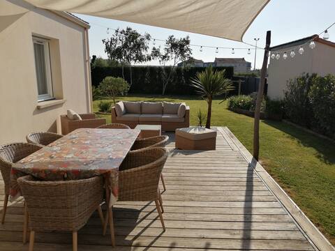100 m2 house with garden, 10 minutes from the sea
