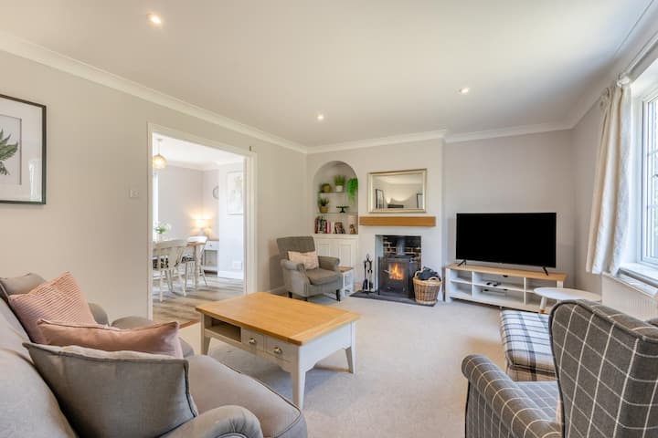 3 Bed In Rushmere St. Andrew (Oc-1lux) - Woodbridge, UK