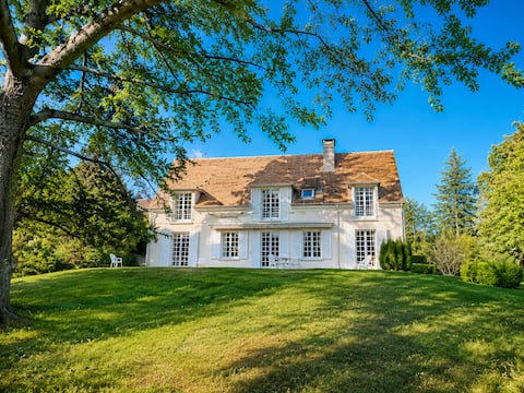 Country Living Near Paris, Huge Garden, Parking