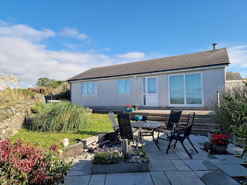 Seaside Bungalow with Wide Reaching Views