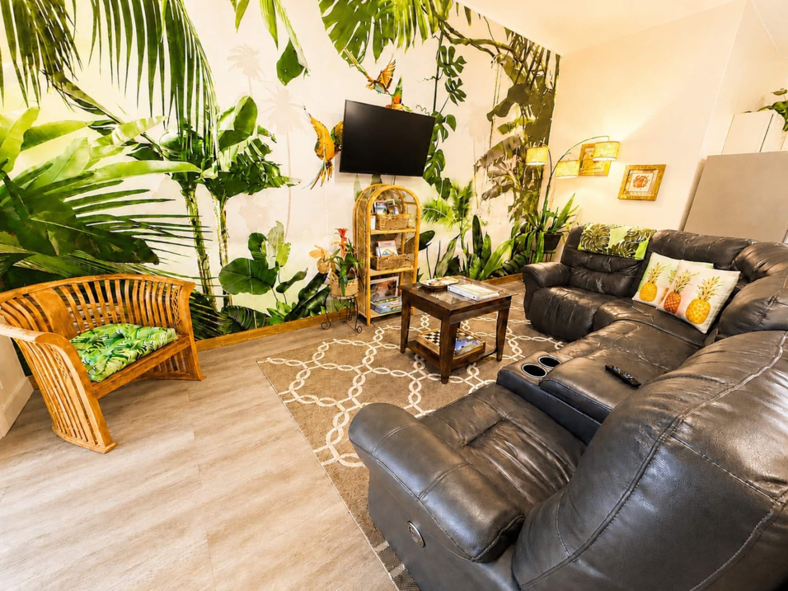 Home in Kailua-Kona · ★4.89 · 3 bedrooms · 5 beds · 1.5 baths - Image 6