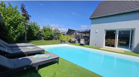 House with pool in the heart of the vineyard/Christmas markets