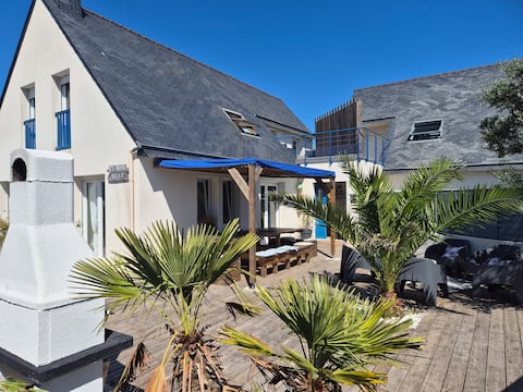 large cottage for 21 people 300 m from the sea