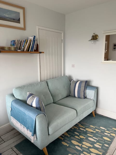 Successful Airbnb property: Glorious sea views, beautiful studio in PZ/Newlyn in Penzance
