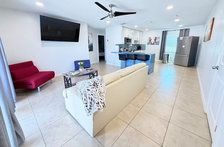 Modern 2br/1ba,king Bed,laundry,kitchen,patio,hydr - Atlantis, FL