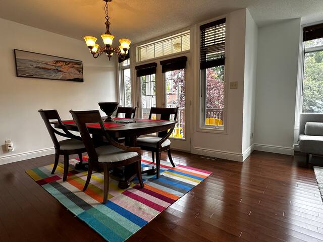 5 bedroom house in trendy Westboro – Monthly gallery image 4