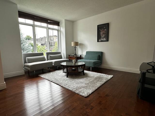 5 bedroom house in trendy Westboro – Monthly gallery image 5