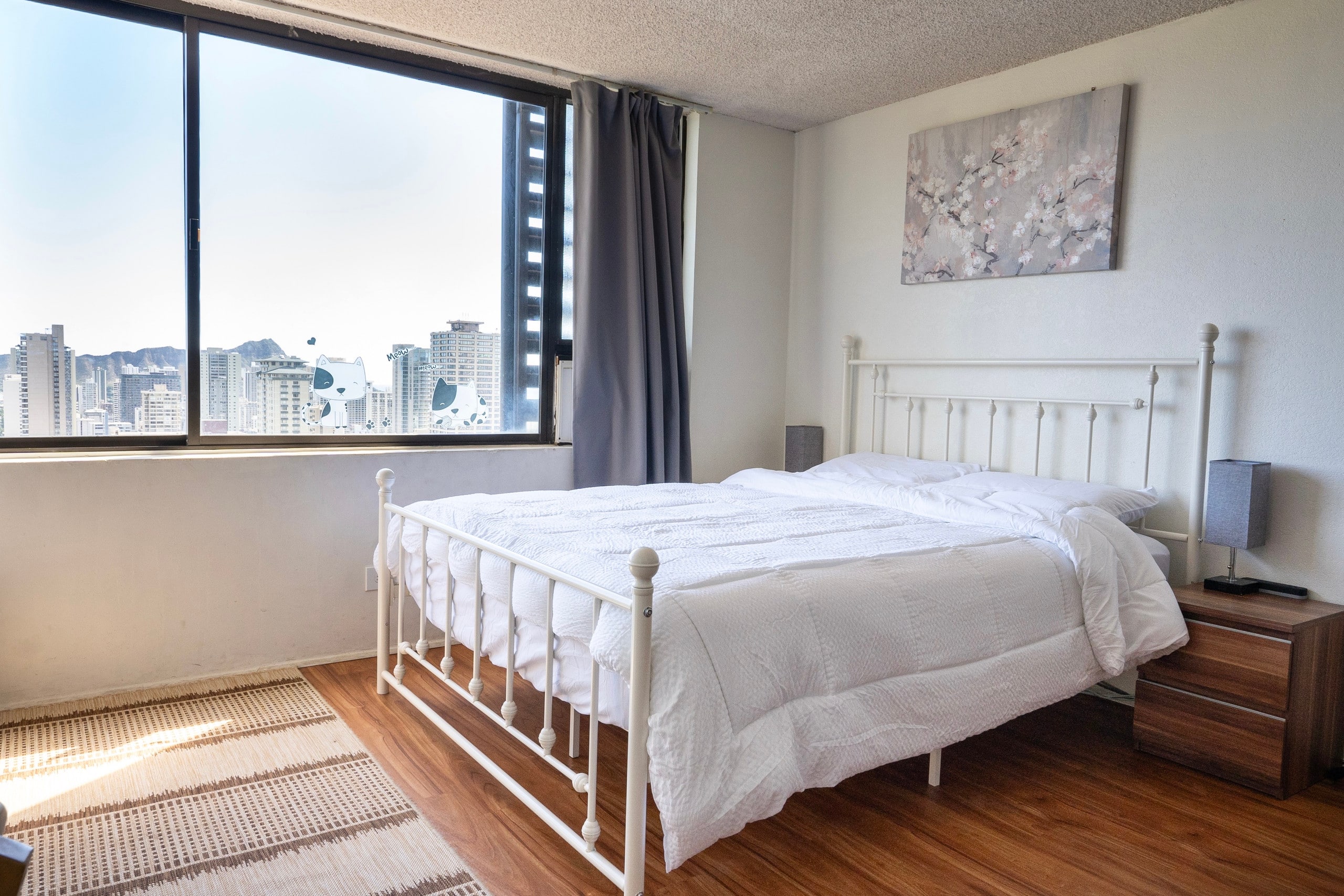 Condo in Honolulu · ★4.84 · Studio · 1 bed · 1 private bath - Image 19