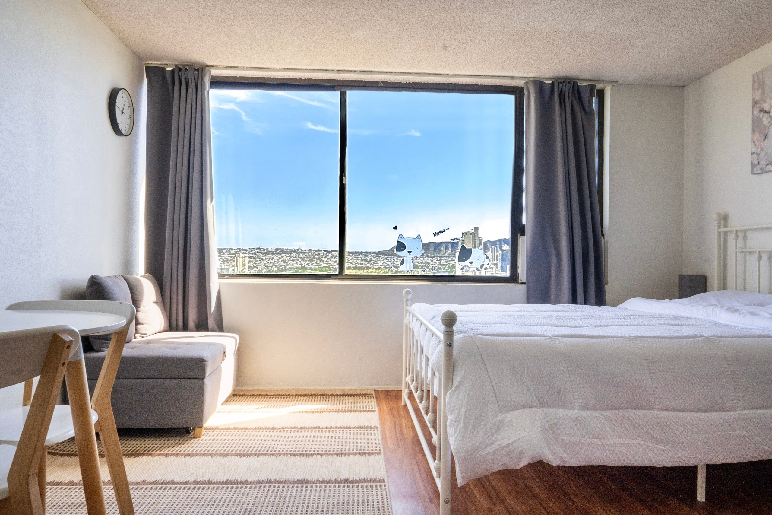 Condo in Honolulu · ★4.84 · Studio · 1 bed · 1 private bath - Image 31