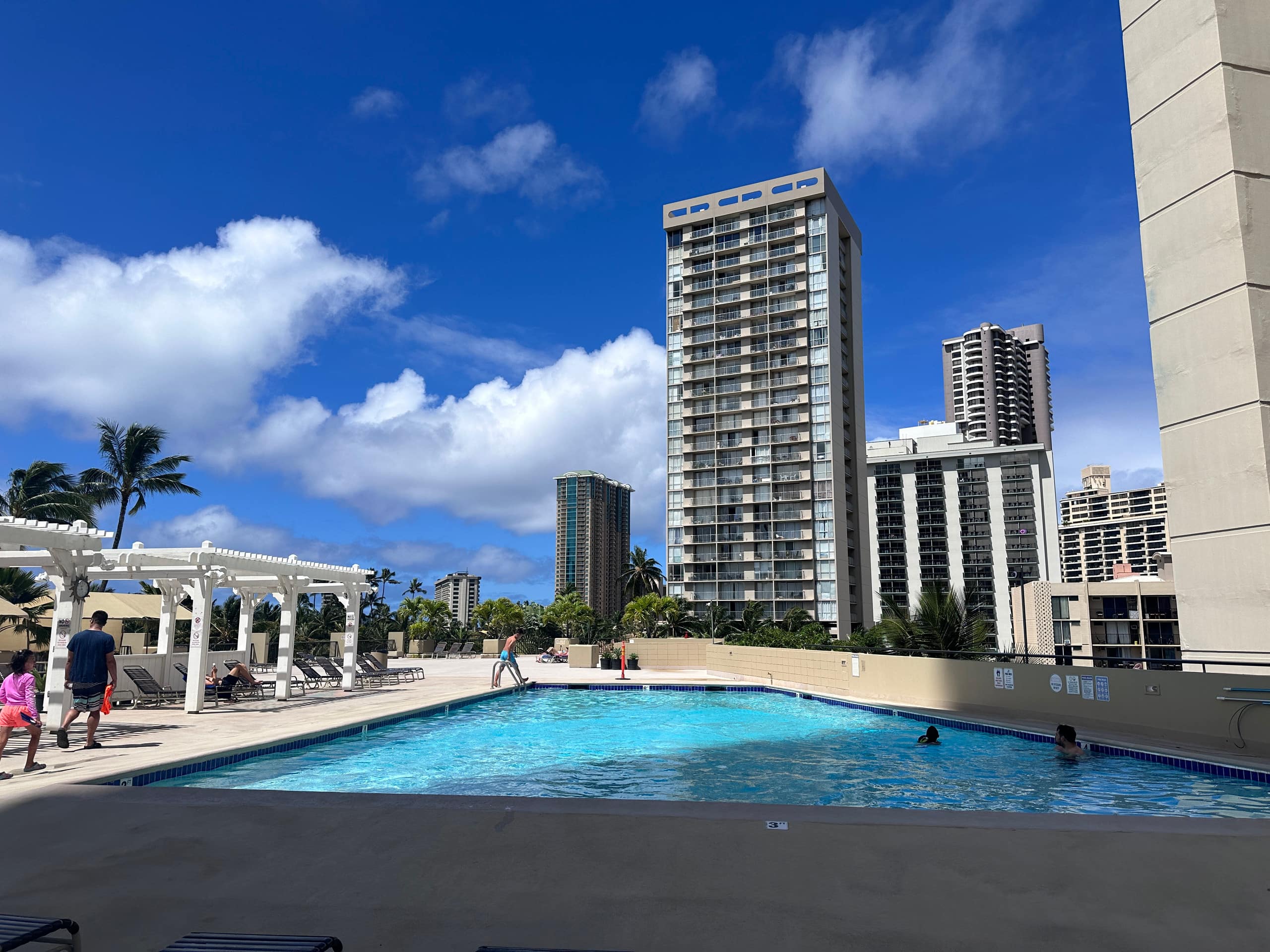 Condo in Honolulu · ★4.84 · Studio · 1 bed · 1 private bath - Image 15