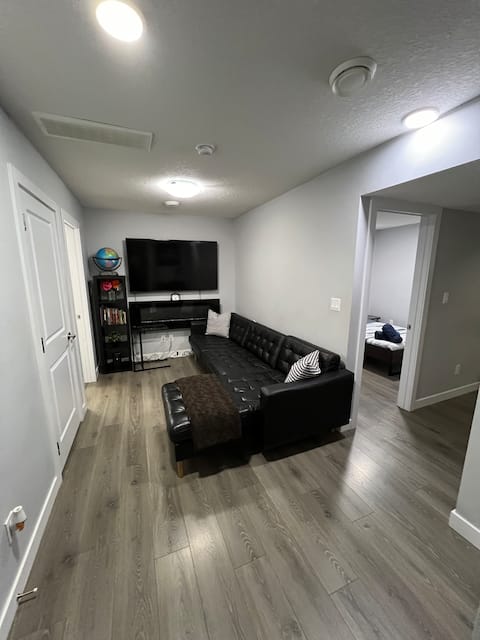 Top Airbnb: 1 BR Basement Suite (Tamarack) in Fulton Meadows