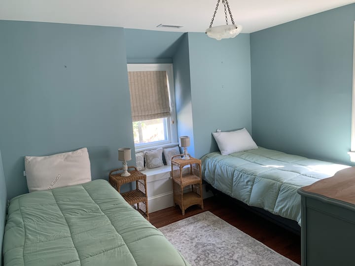 2 twins - again brand new comfy mattresses - shares a hall half bath 