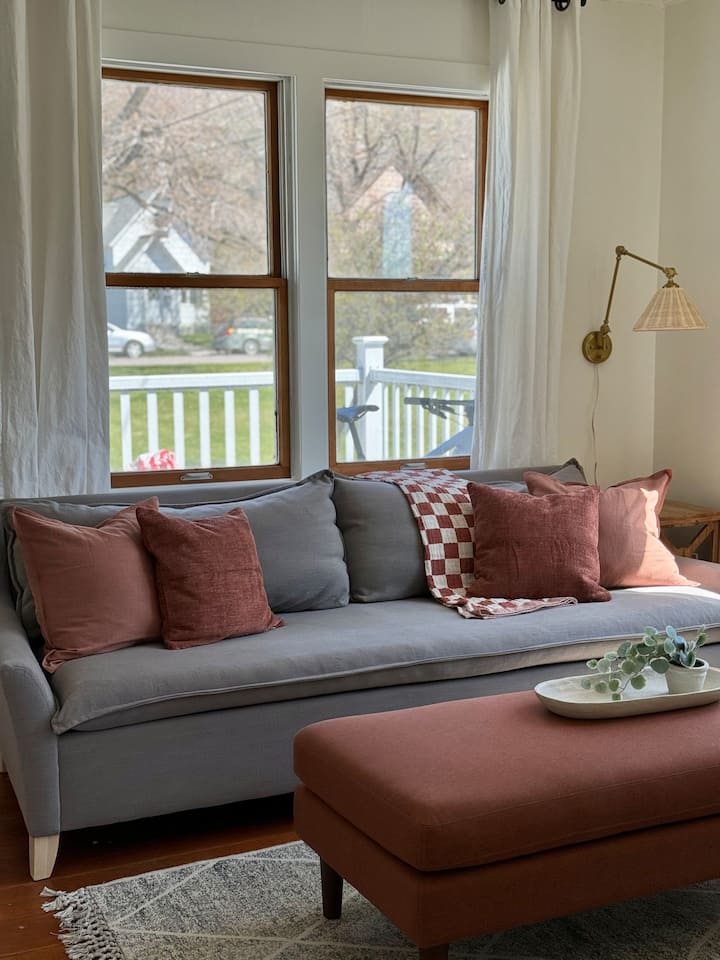 Poplar Cottage | Walk To Um | Pet Friendly - Missoula, MT