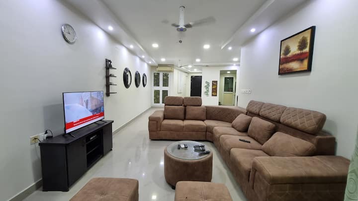 Luxury Sea & Lake View Flat: Chennai - Chennai