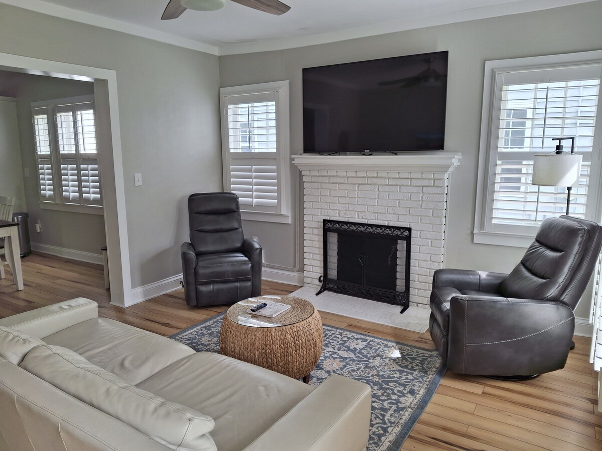 Top performing Airbnb: Avondale Retreat - Private Home with Heated Pool in Avondale