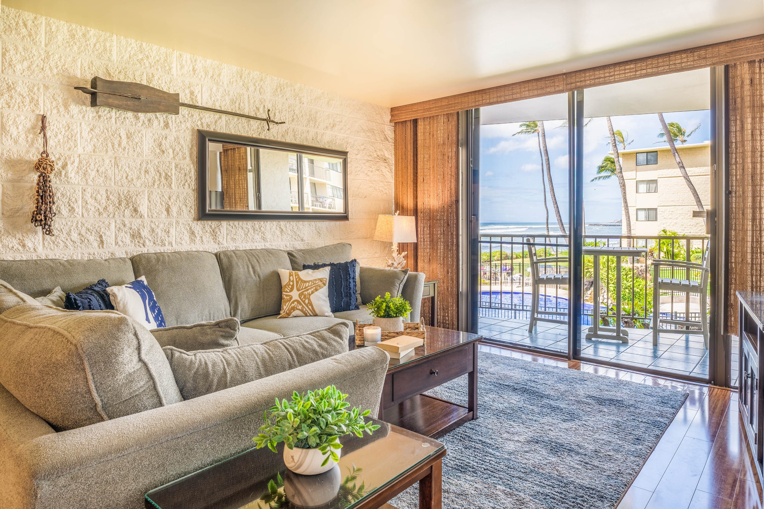 Condo in Wailuku · ★4.83 · 2 bedrooms · 4 beds · 2 private baths - Image 3