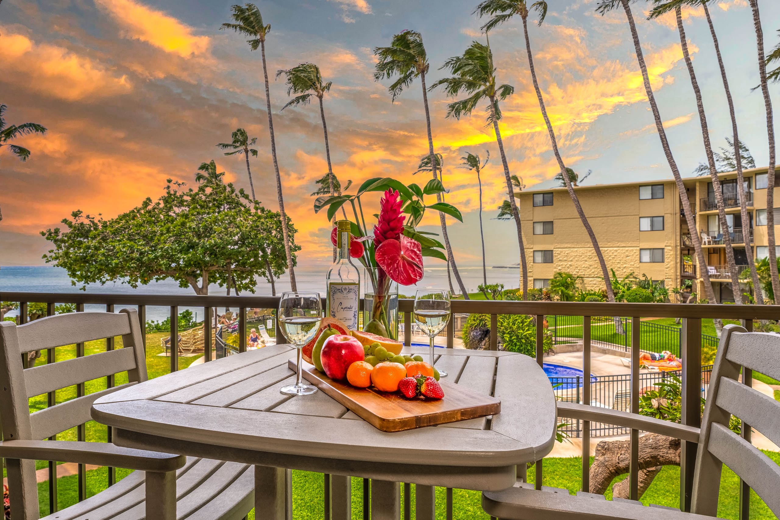 Condo in Wailuku · ★4.83 · 2 bedrooms · 4 beds · 2 private baths - Image 1