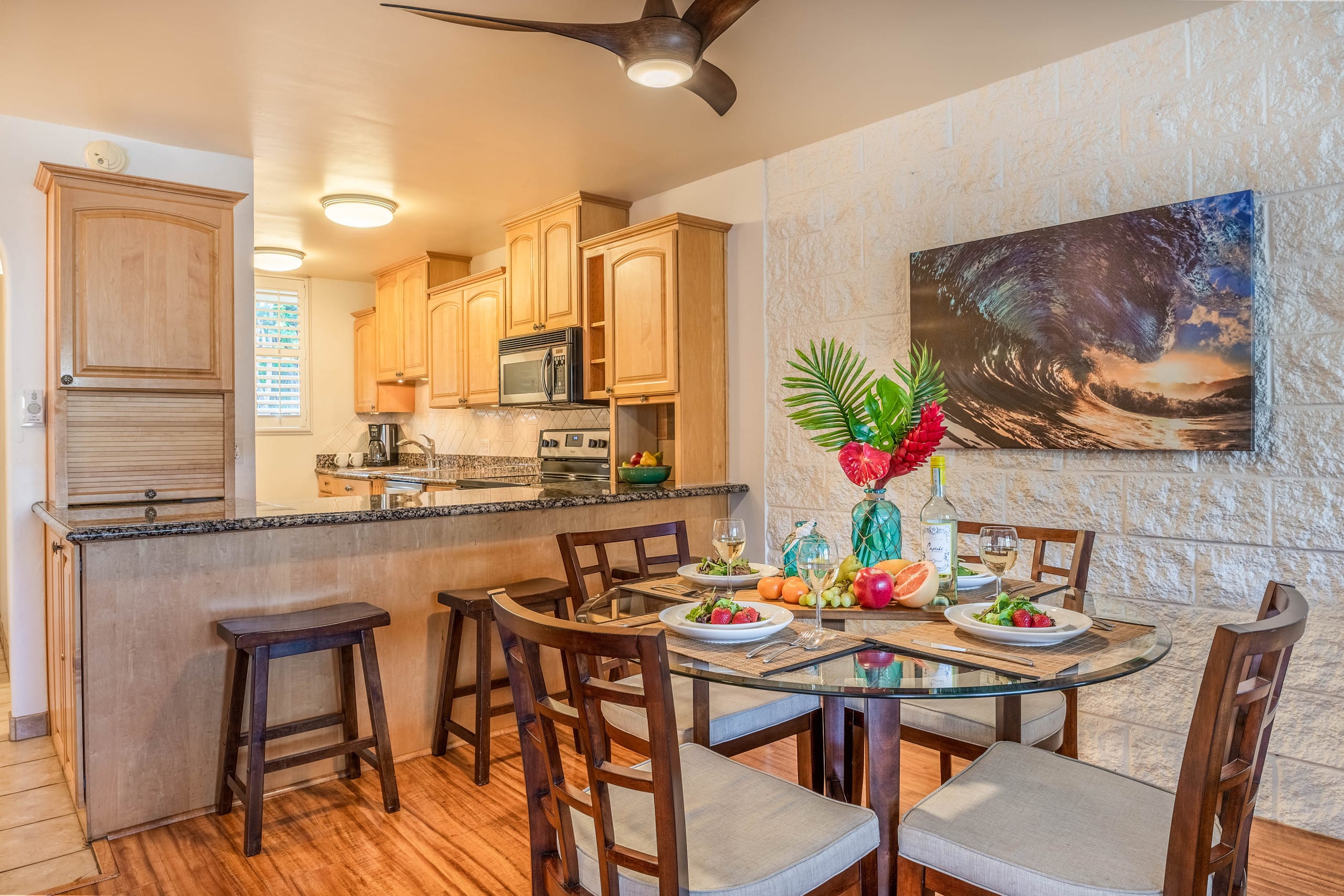 Condo in Wailuku · ★4.83 · 2 bedrooms · 4 beds · 2 private baths - Image 6