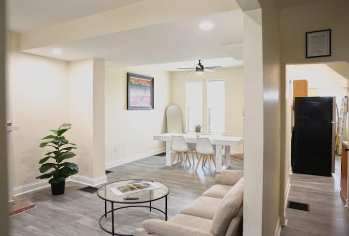 Spacious & Cozy Home In Olde
Towne East - Ohio