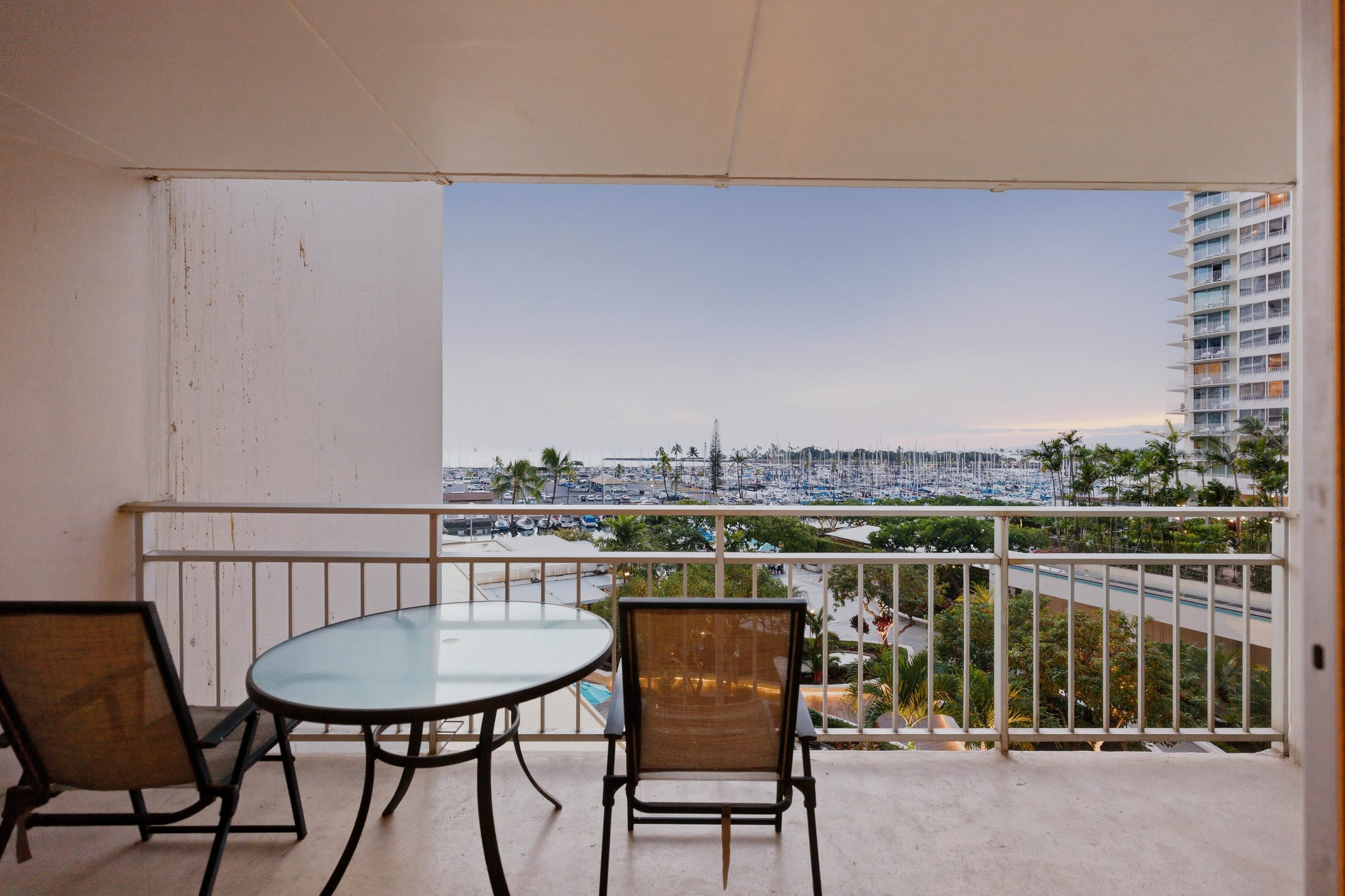 Condo in Honolulu · ★4.72 · 1 bedroom · 2 beds · 1 bath - Image 10