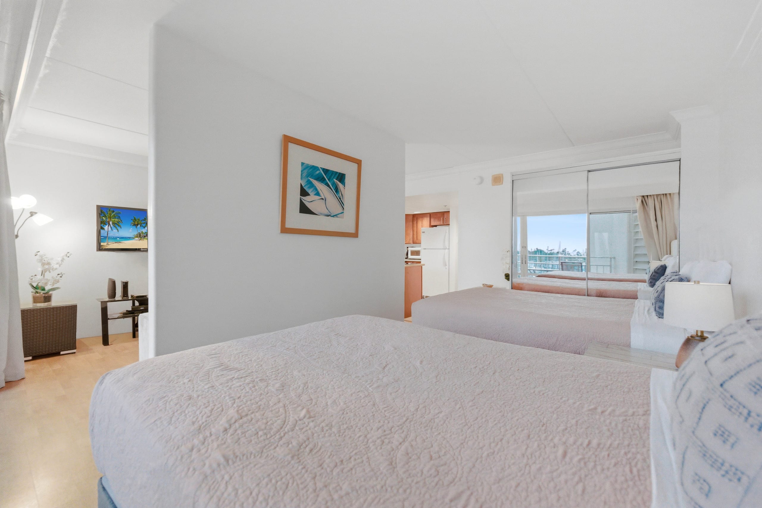 Condo in Honolulu · ★4.72 · 1 bedroom · 2 beds · 1 bath - Image 14