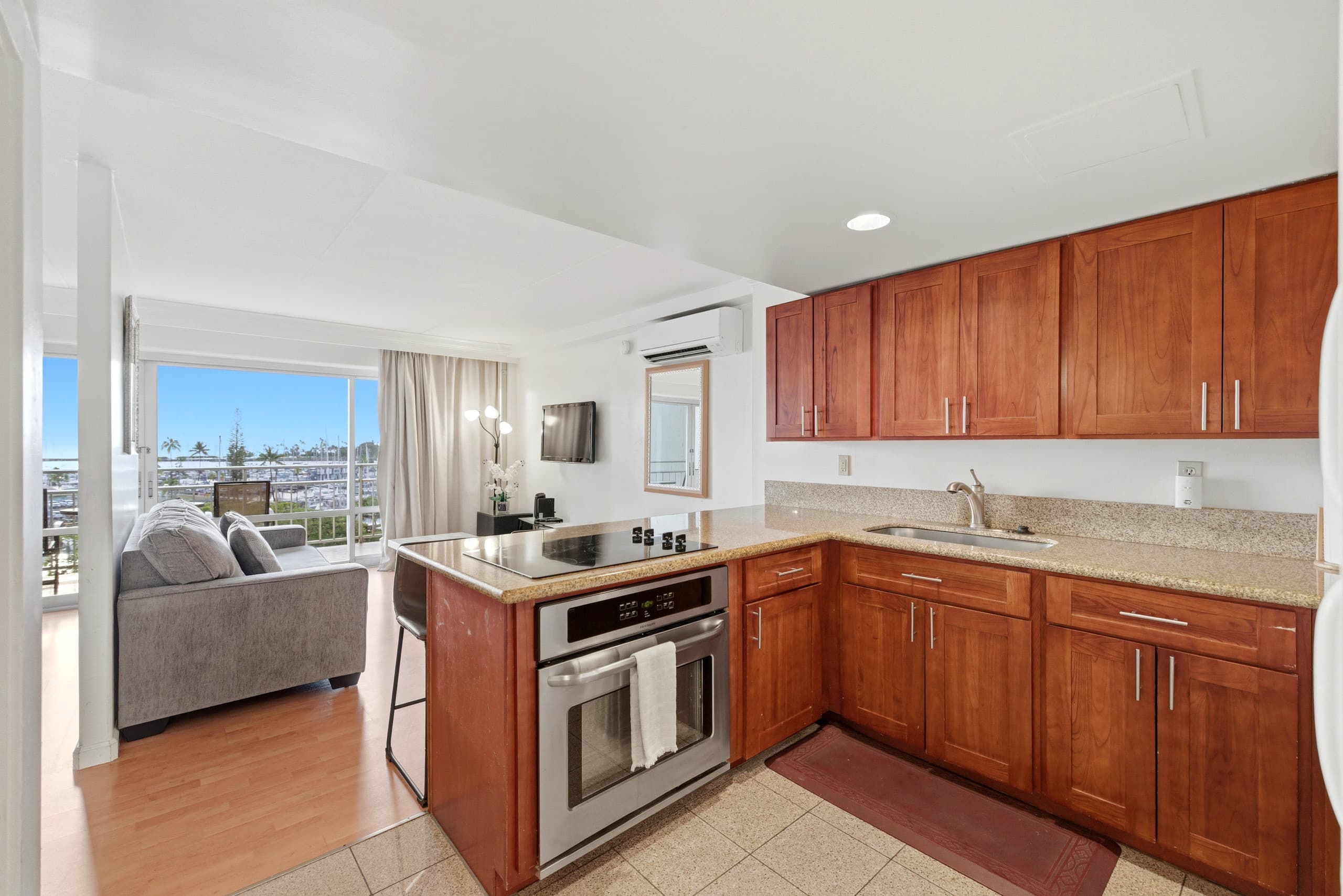 Condo in Honolulu · ★4.72 · 1 bedroom · 2 beds · 1 bath - Image 1