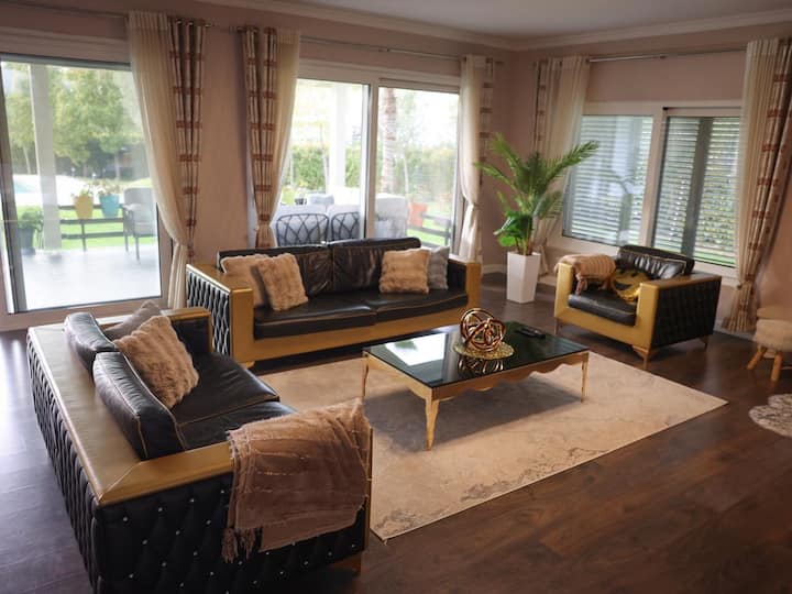Villa  6-bedroom Front Of Beach With Luxury Pool - Albanien