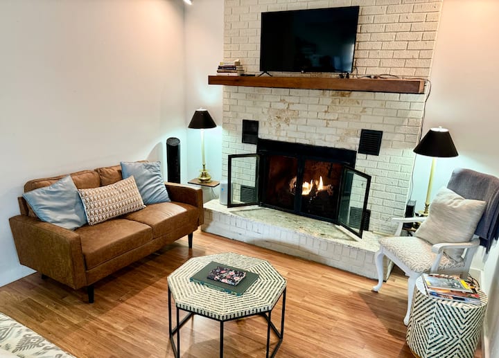 Tiny Charmer Next To Tweetsie 2 Bed 1 Bath - Blowing Rock, NC