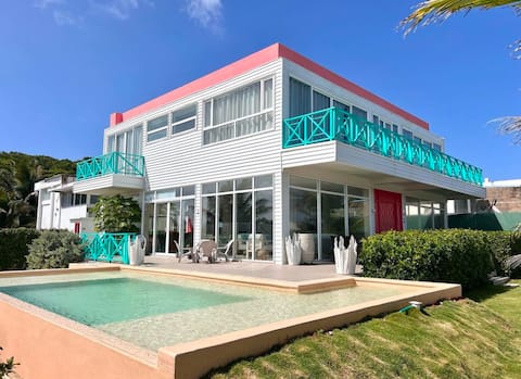 BEACH HOUSE! SEA FRONT HOUSE!