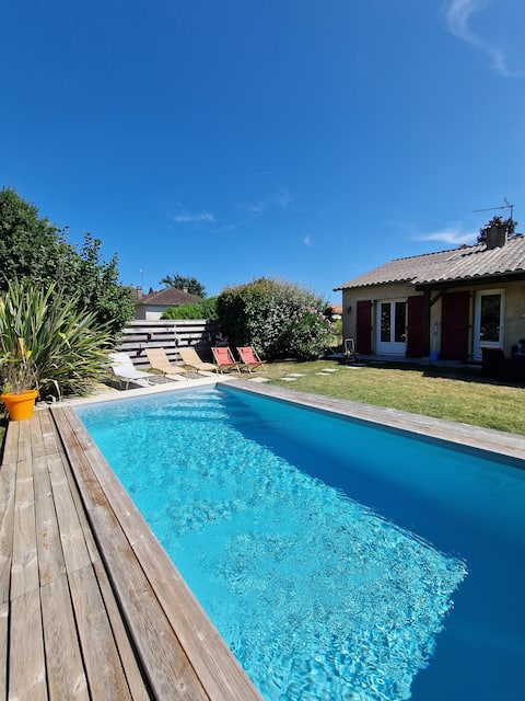 Renovated house, private garden pool and parking