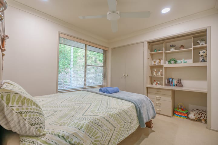 غرفة النوم 2