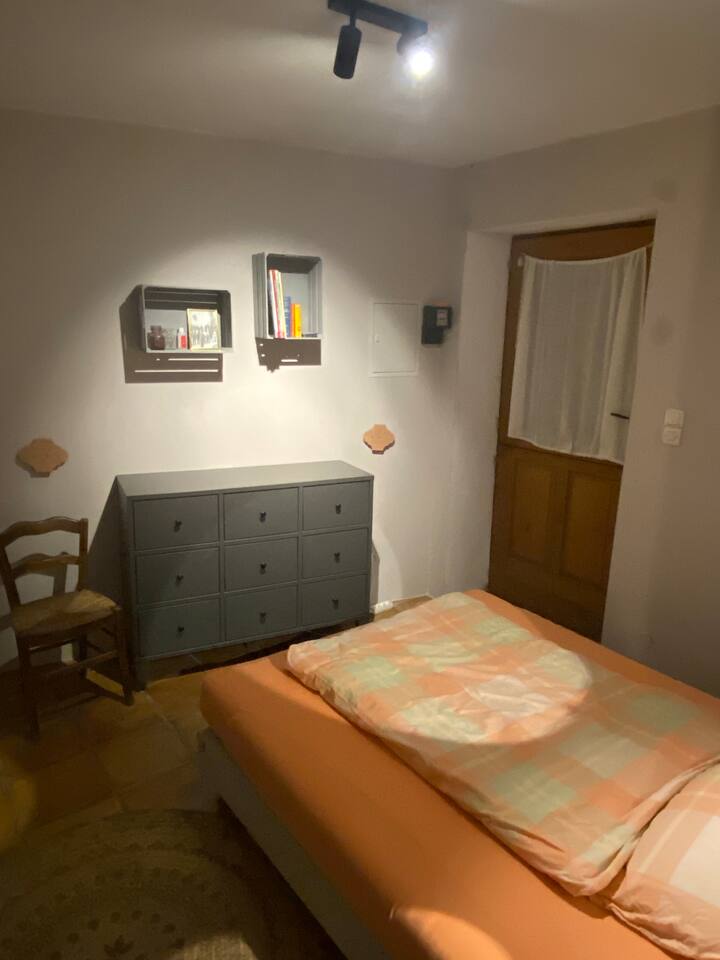 غرفة النوم 1